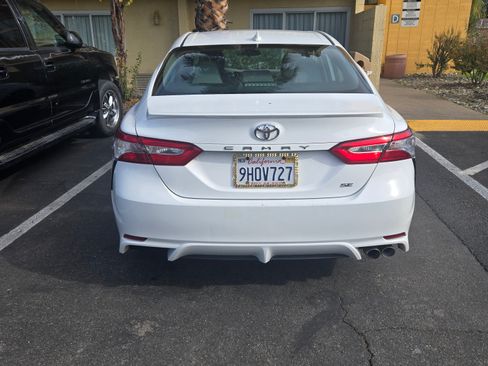 Used 2020 Toyota Camry SE image 8