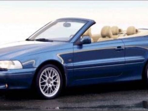Used 2004 Volvo C70 LT image 1