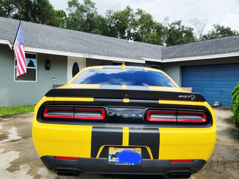 Used 2017 Dodge Challenger SRT Hellcat RWD image 11
