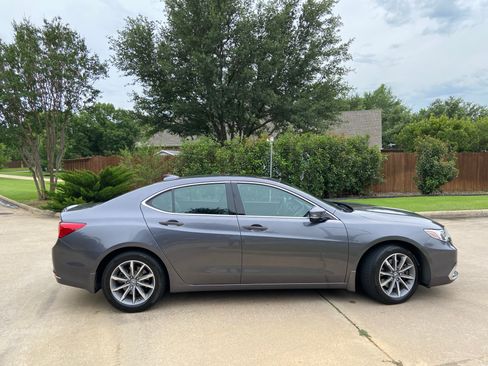 Used 2018 Acura TLX FWD image 4