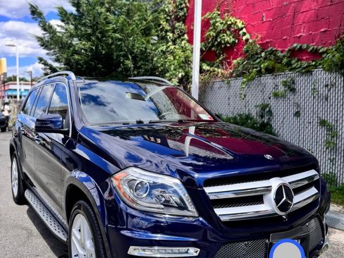 Used 2014 Mercedes-Benz GL 550 4MATIC image 2