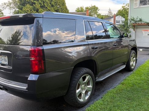 Used 2017 Chevrolet Tahoe LT w/ Luxury Package AWD/4WD image 8