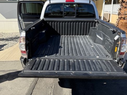 Used 2015 Toyota Tacoma PreRunner image 6