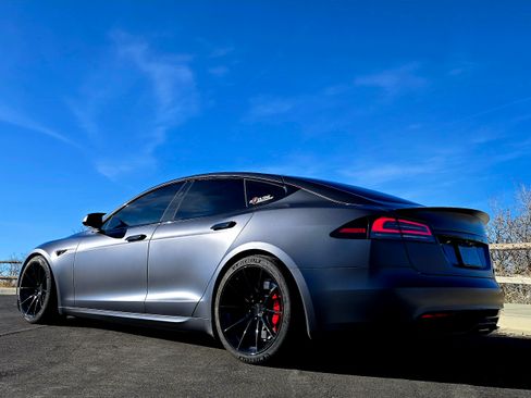 Used 2023 Tesla Model S Plaid image 1