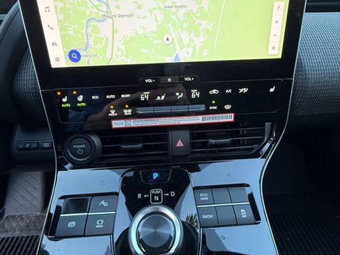 Used 2025 Toyota bZ4X FWD image 2