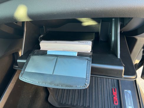 Used 2017 GMC Yukon Denali w/ Open Road Package image 23