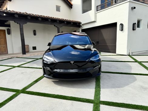 Used 2023 Tesla Model X image 10