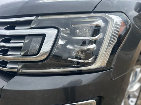 Used 2018 Ford Expedition Limited w/ Equipment Group 302A image 9