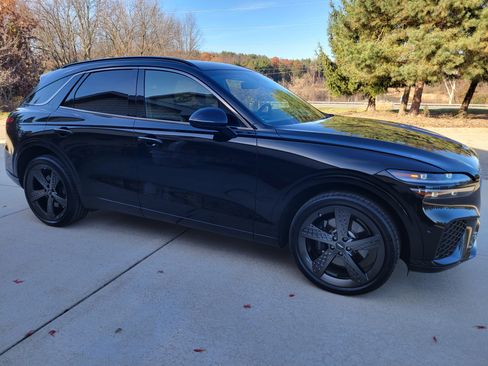 Used 2024 Genesis GV70 2.5T w/ Sport Prestige Package image 10