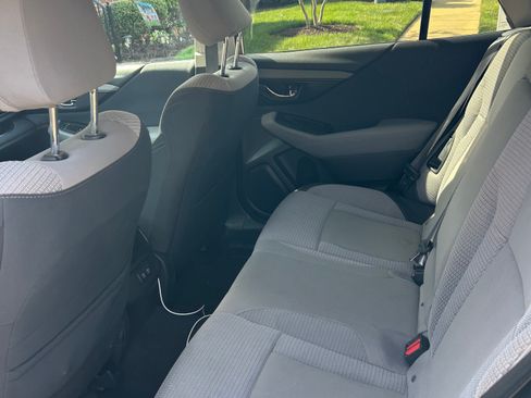 Used 2020 Subaru Outback Premium image 5