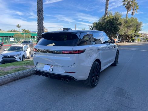 Used 2025 Land Rover Range Rover Sport Dynamic SE image 15