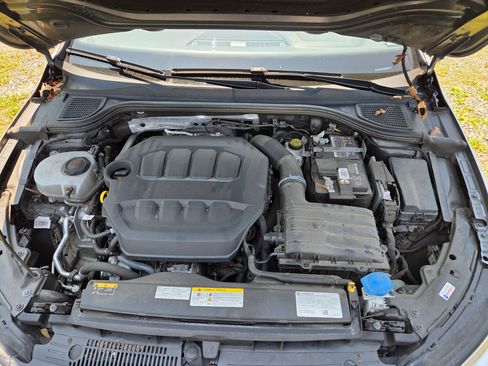 Used 2022 Volkswagen GTI SE w/ SE Leather Package FWD image 12