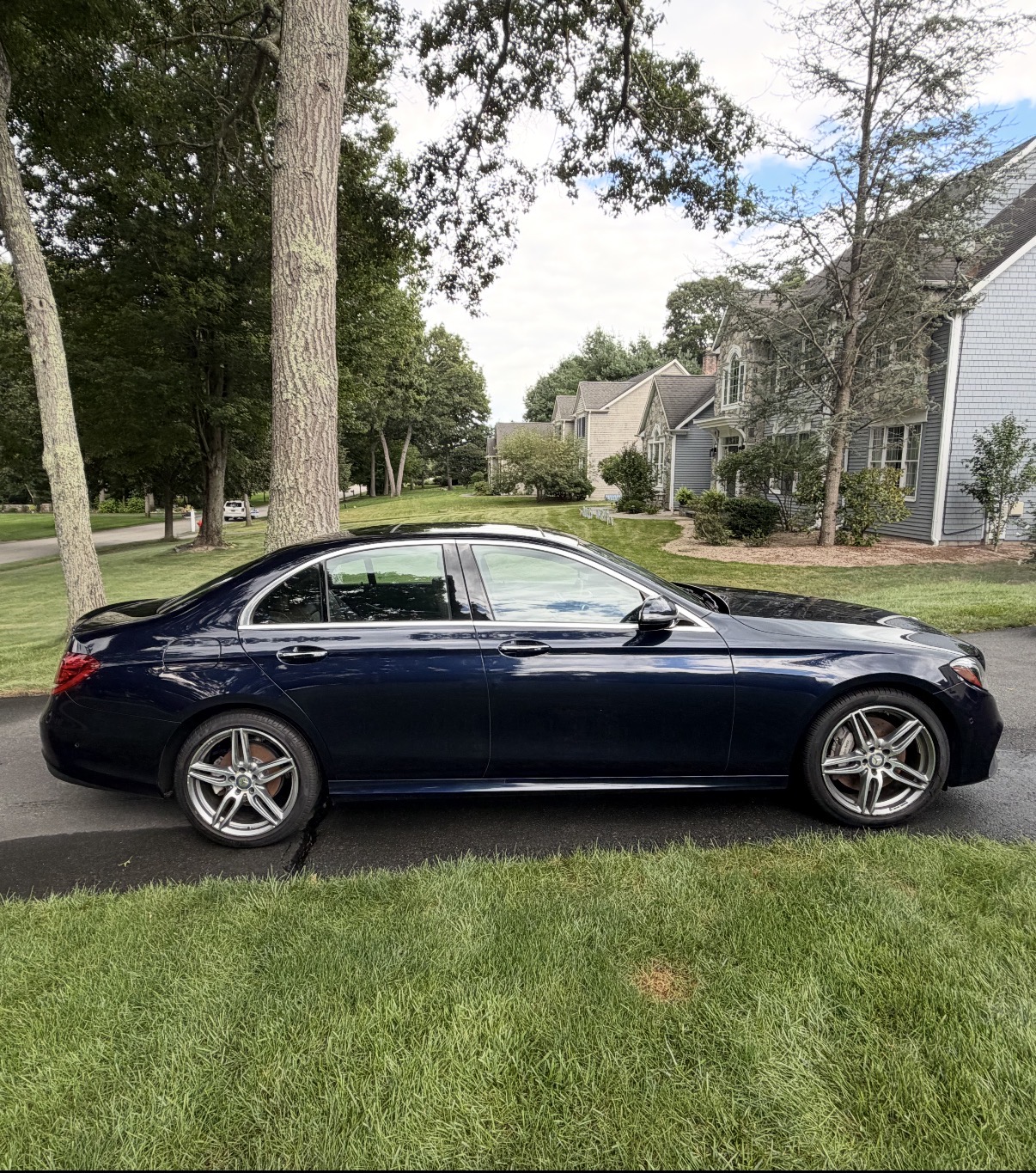 Used 2017 Mercedes-Benz E 300 4MATIC image 1