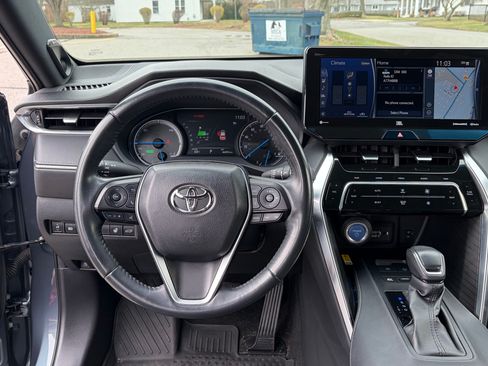 Used 2021 Toyota Venza XLE w/ Softex Package image 10