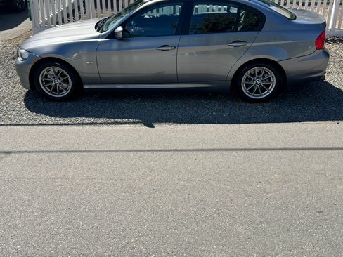 Used 2010 BMW 328i Sedan RWD image 9