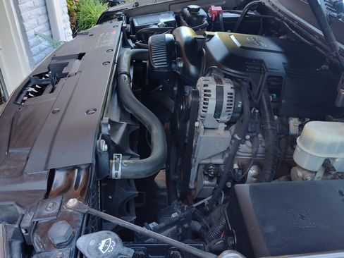 Used 2012 Chevrolet Suburban LT image 19