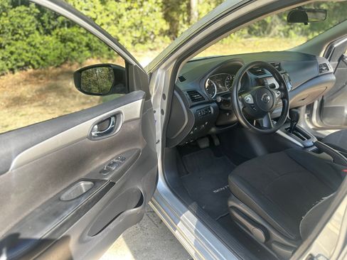 Used 2019 Nissan Sentra S image 6