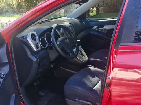 Used 2010 Toyota Matrix image 4