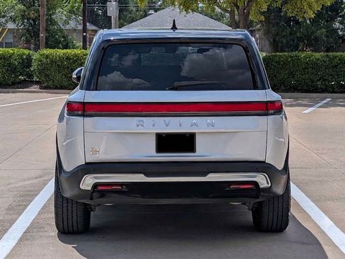 Used 2023 Rivian R1S Adventure AWD/4WD image 17