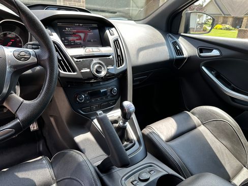 Used 2014 Ford Focus ST w/ Equipment Group 202A FWD image 9