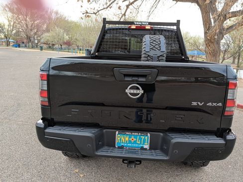 Used 2023 Nissan Frontier SV w/ Technology Package image 9