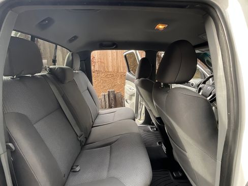 Used 2015 Toyota Tacoma Pickup 4D 5 ft image 15