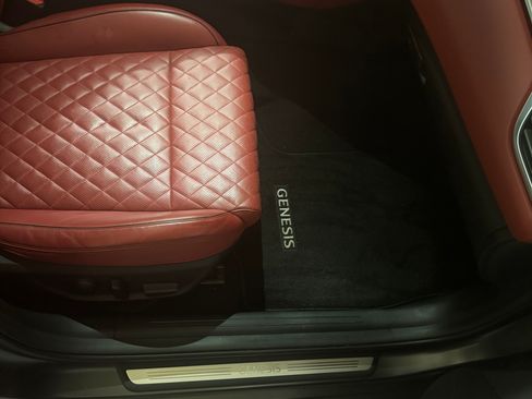 Used 2022 Genesis G70 3.3T Launch Edition image 11