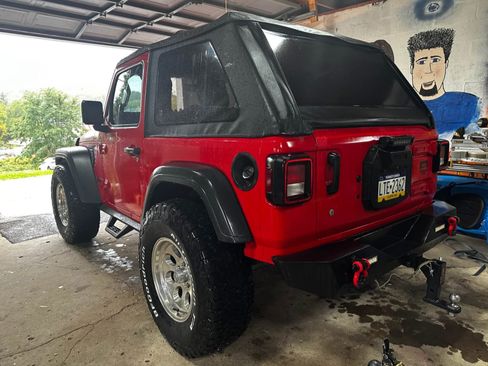 Used 2019 Jeep Wrangler Sport image 16