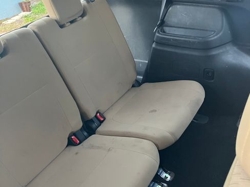 Used 2014 Mitsubishi Outlander SE image 16