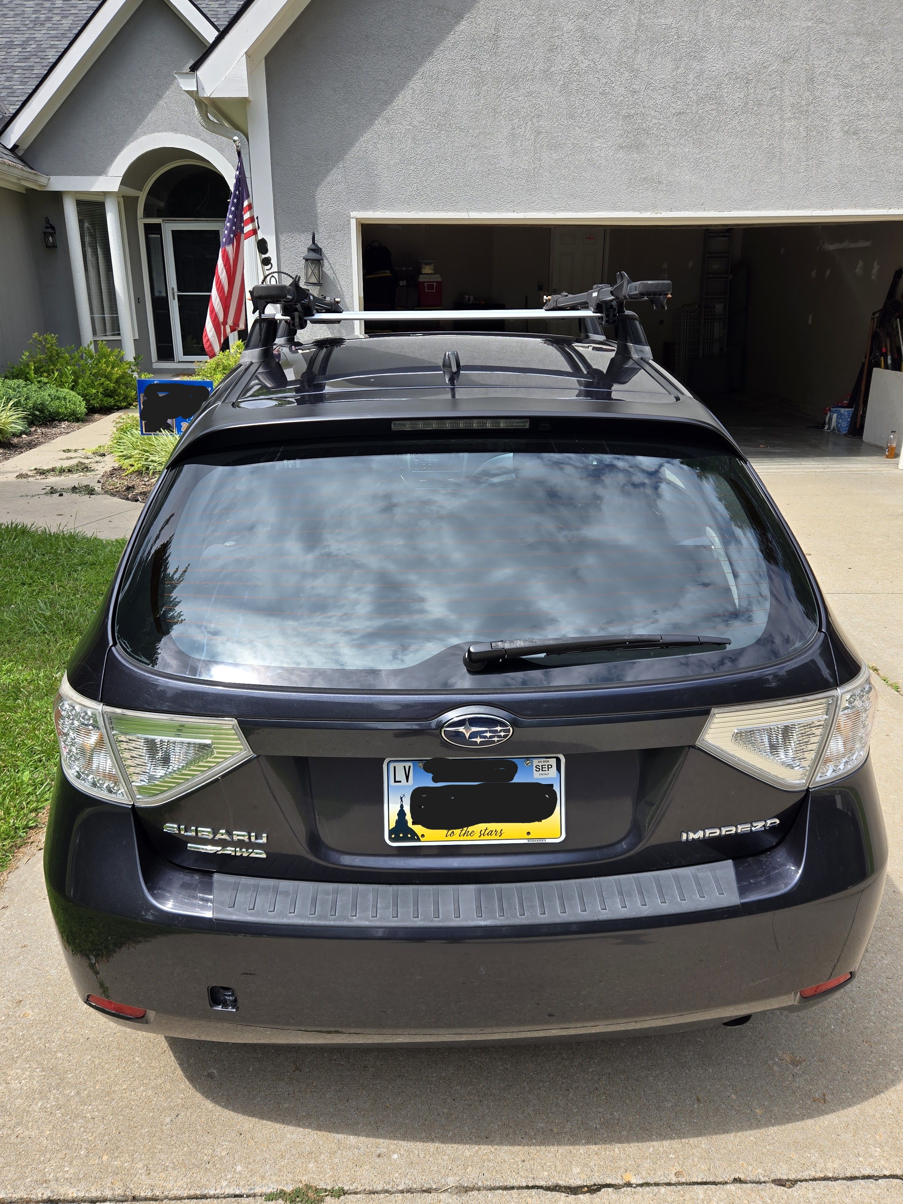 Used 2011 Subaru Impreza 2.5i Premium w/ PWR Moonroof Value Pkg AWD/4WD image 4