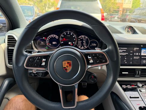 Used 2019 Porsche Cayenne S AWD/4WD image 9