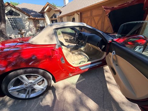 Used 2010 Chevrolet Corvette Convertible w/ Preferred Equipment Group RWD image 4