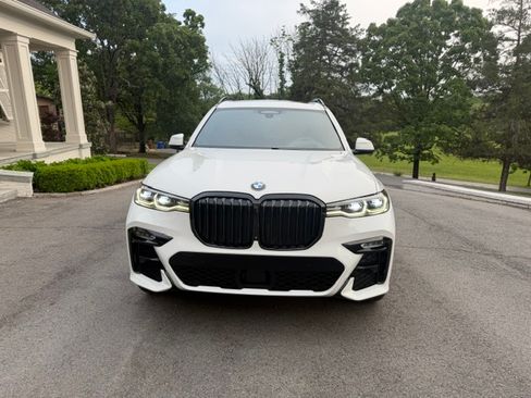 Used 2020 BMW X7 xDrive40i w/ M Sport Package AWD/4WD image 2