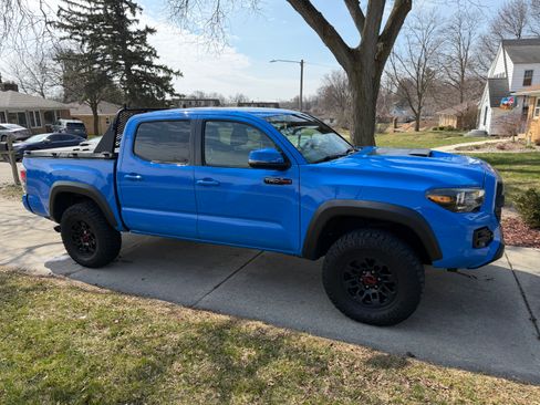 Used 2019 Toyota Tacoma TRD Pro AWD/4WD image 2