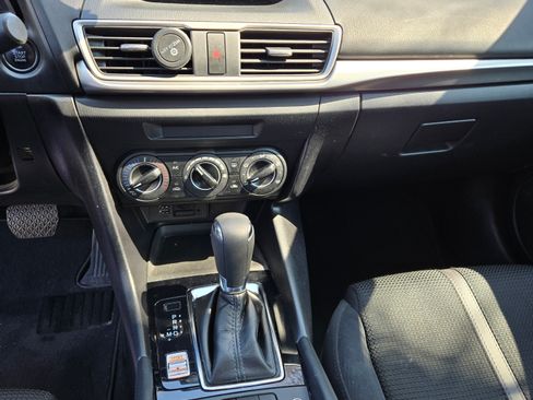 Used 2017 MAZDA MAZDA3 Sport w/ Preferred Equipment Package image 10