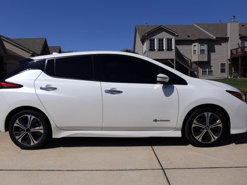 Used 2019 Nissan Leaf SL w/ SL Technology Package image 1