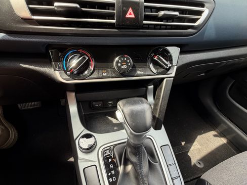 Used 2021 Kia Seltos S FWD image 11
