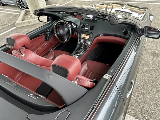 Used 2011 Mercedes-Benz SL 550 image 13