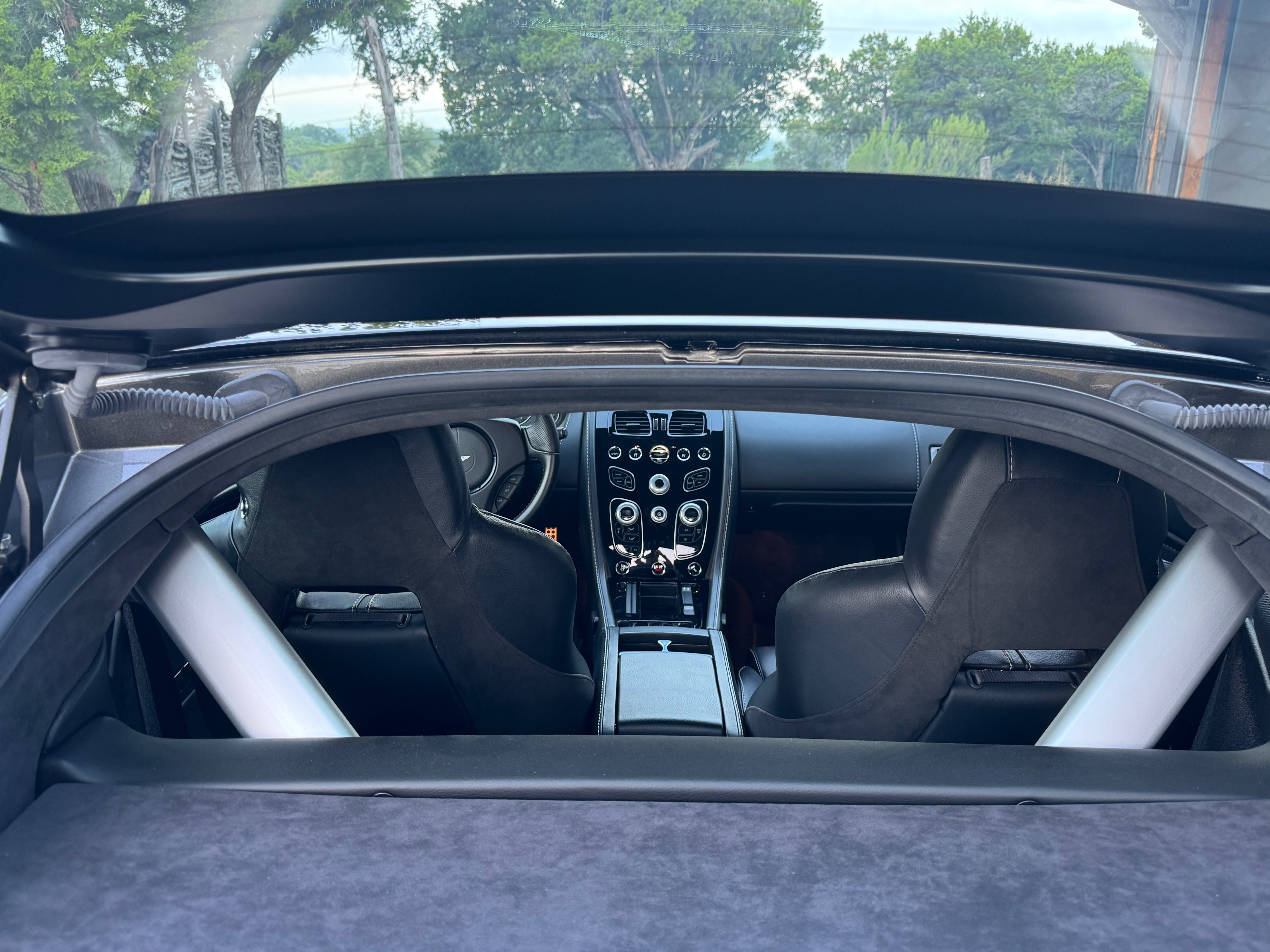 Used 2016 Aston Martin V12 Vantage S RWD image 19