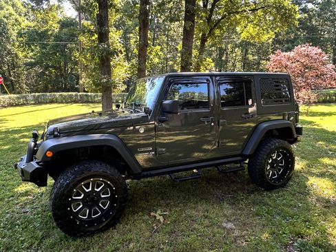 Used 2016 Jeep Wrangler Unlimited Sport w/ Quick Order Package 24S AWD/4WD image 1