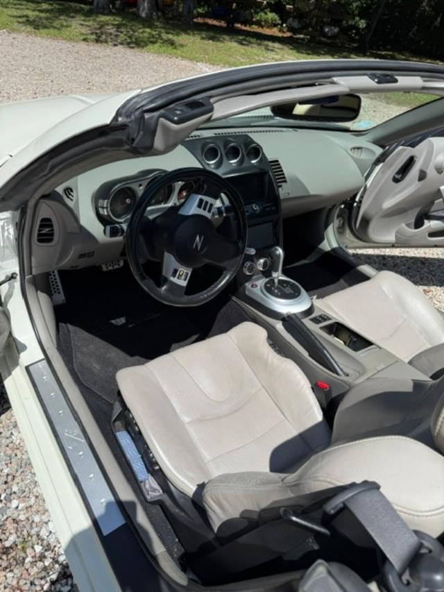 Used 2006 Nissan 350Z Touring RWD image 11