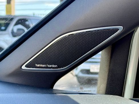 Used 2024 Volkswagen Golf R image 29