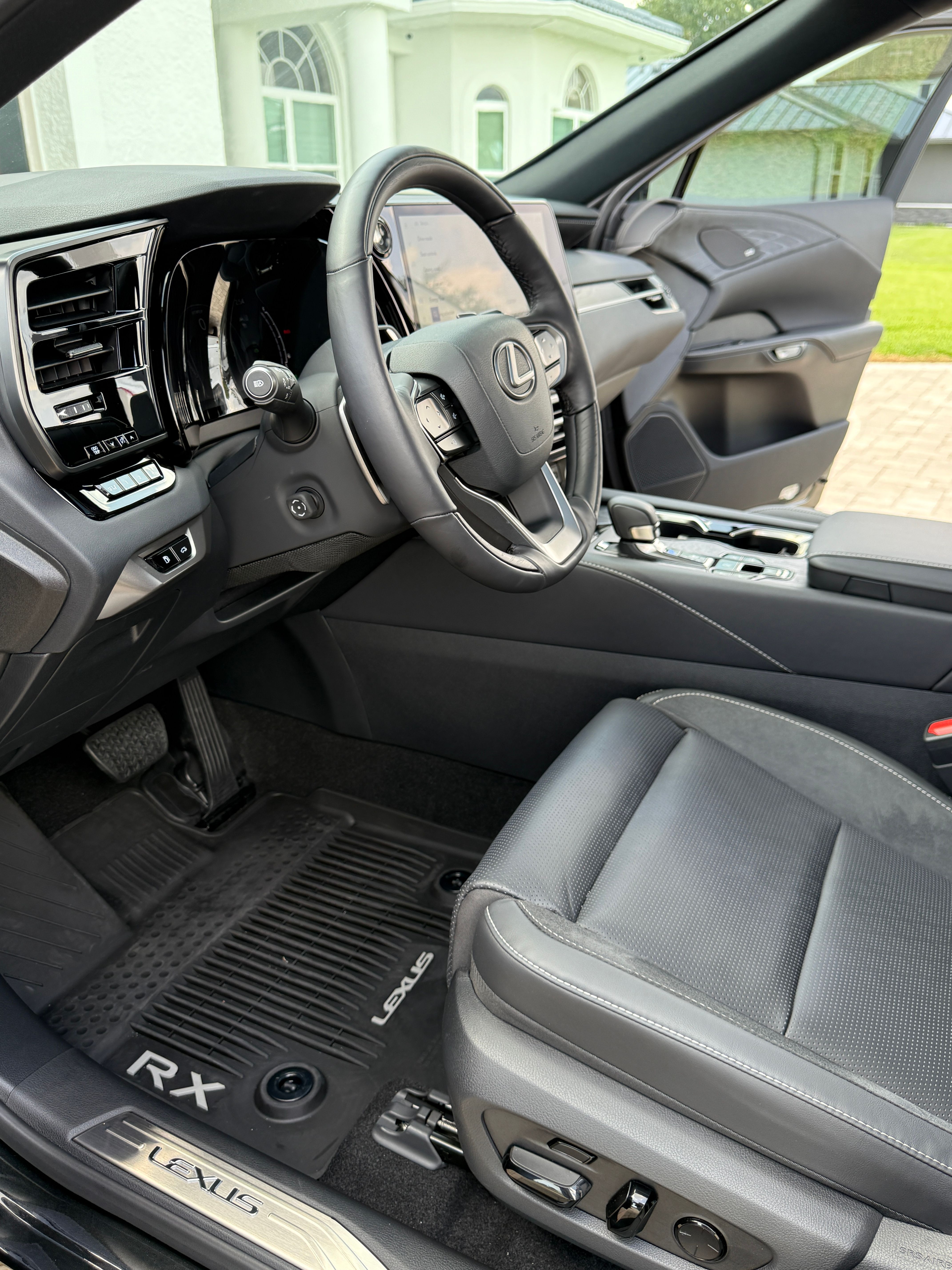 Used 2024 Lexus RX 450h AWD w/ Convenience Package image 11