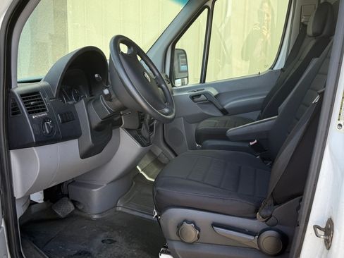 Used 2007 Dodge Sprinter 2500 image 10