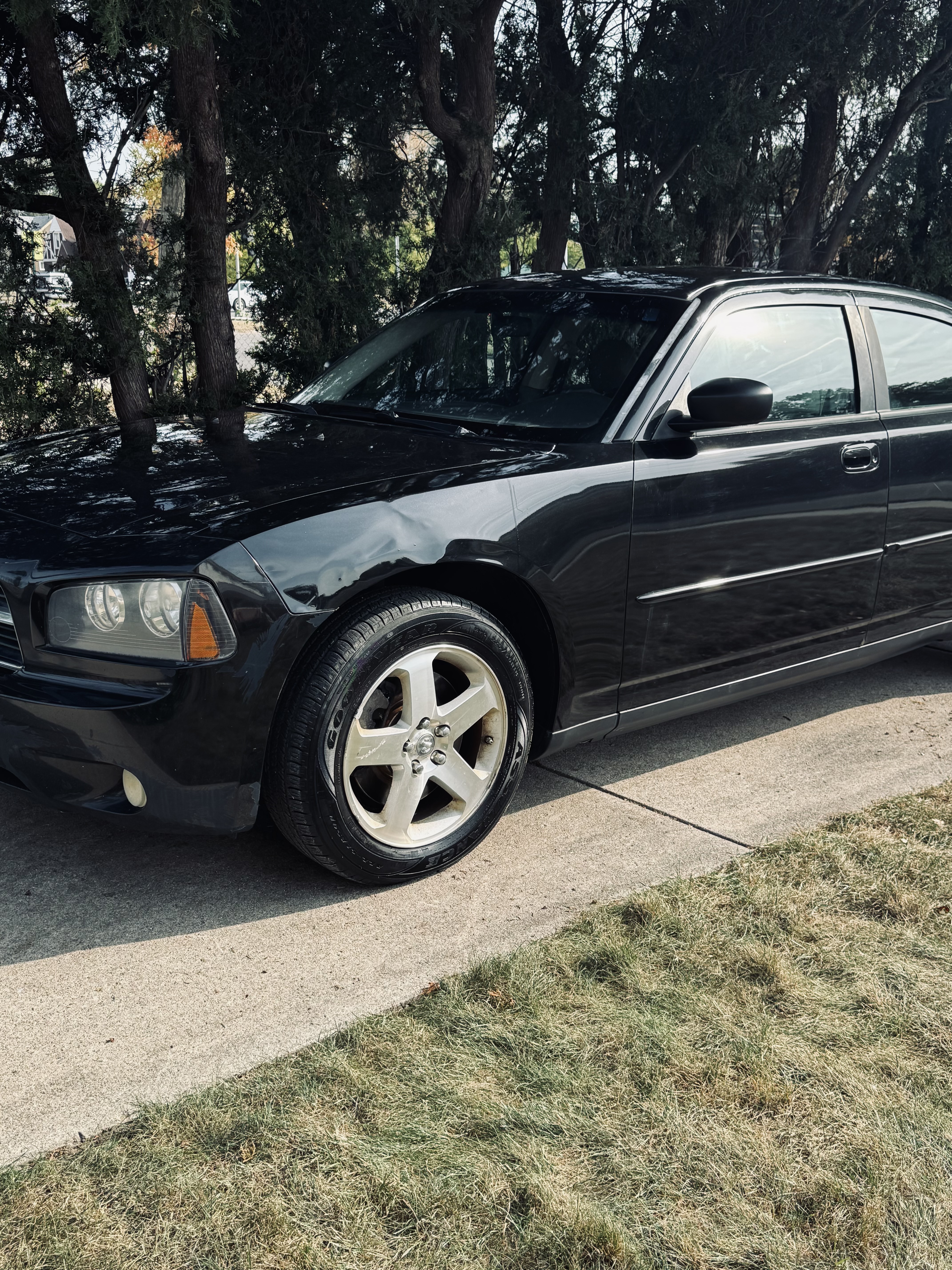 Used 2009 Dodge Charger SXT AWD/4WD image 1