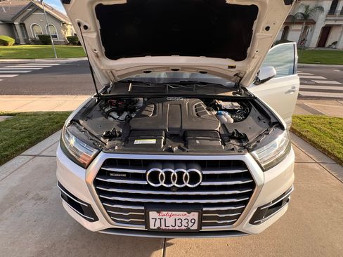 Used 2017 Audi Q7 3.0T Prestige AWD/4WD image 6