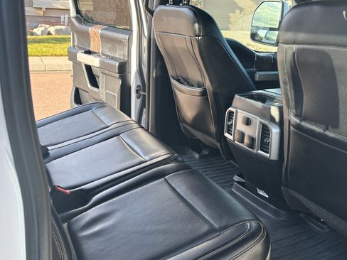 Used 2019 Ford F250 Lariat w/ Lariat Value Package AWD/4WD image 1