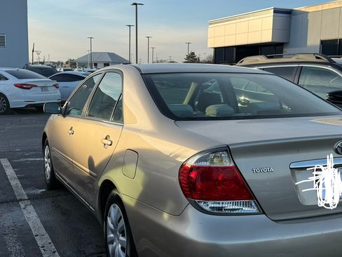 Used 2005 Toyota Camry LE image 6