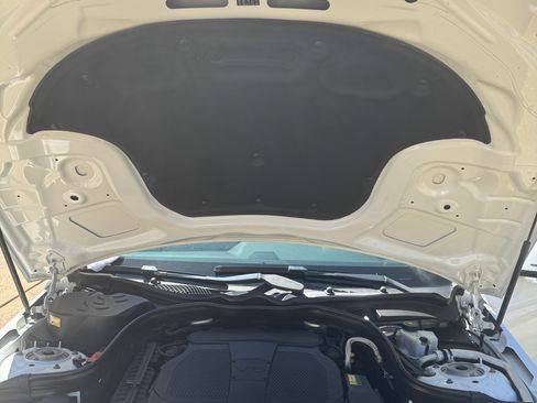 Used 2016 Mercedes-Benz E 350 Sedan image 23