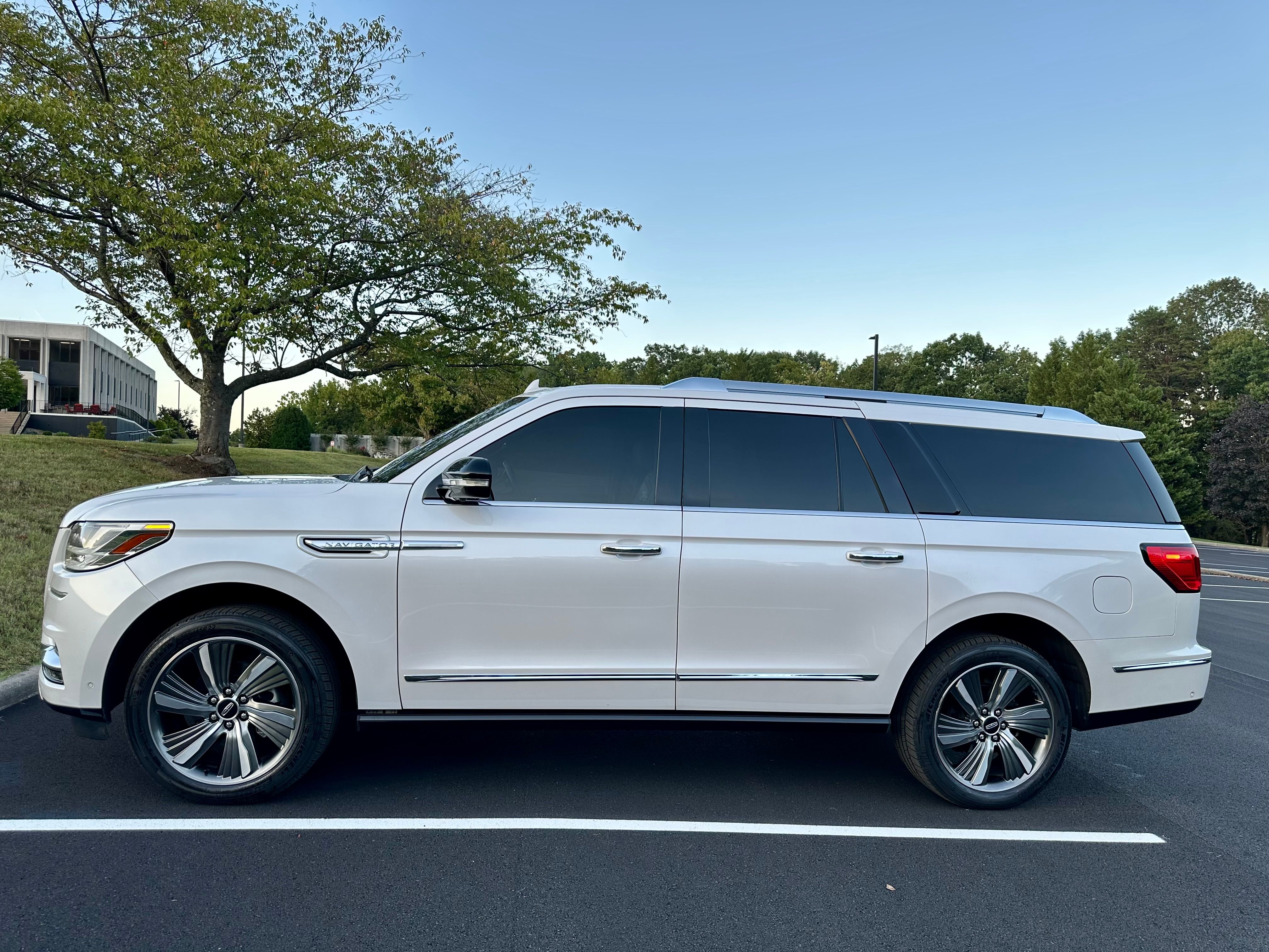 Used 2019 Lincoln Navigator L Reserve AWD/4WD image 5